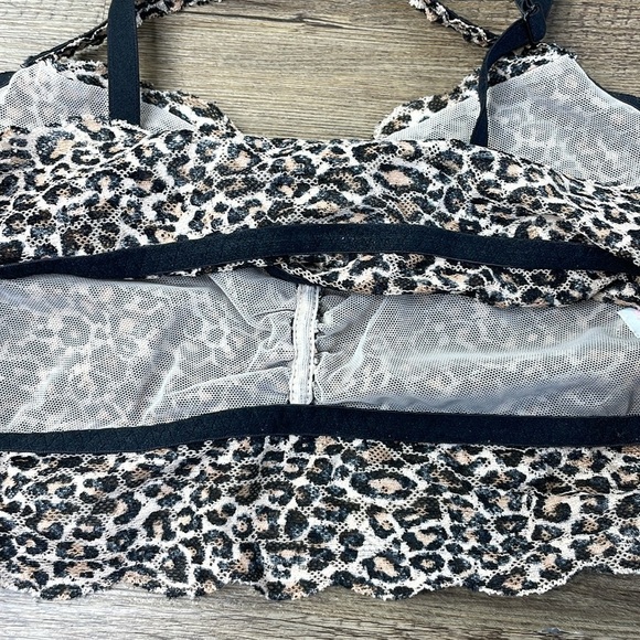 Victoria’s Secret PINK Leopard Print Lace Bralette, size Large - Picture 8 of 8